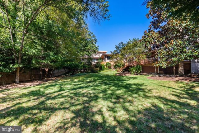 2524 N RIDGEVIEW RD N, Arlington, VA 22207