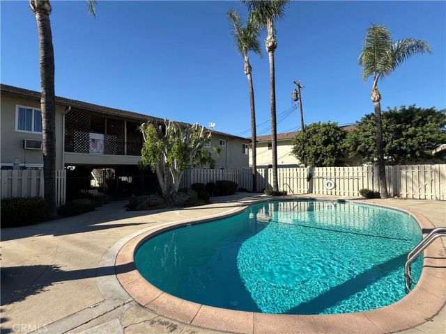 554 S Barranca Ave, Covina, CA 91723