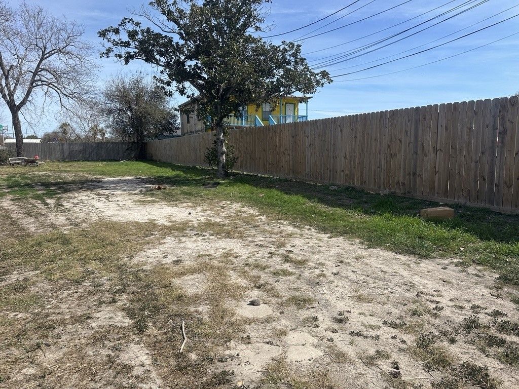 814 18th St, Corpus Christi, TX 78405 — photo 3