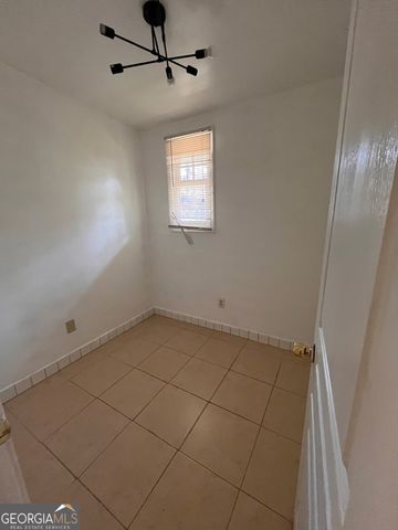 935 Slash Pine Road, Forest Park, GA 30297
