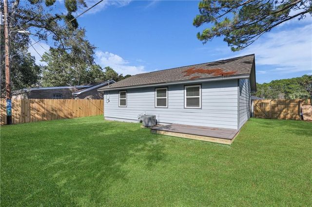 19 Robin Hood Drive, Savannah, GA 31406