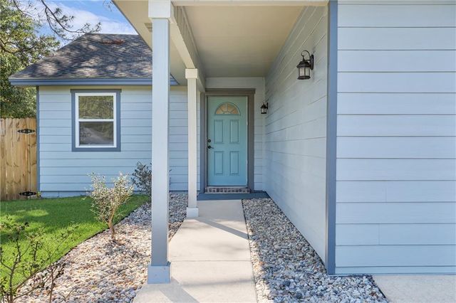 19 Robin Hood Drive, Savannah, GA 31406