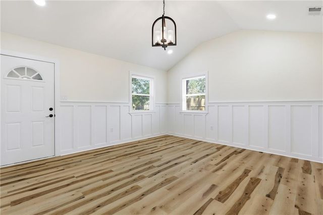 19 Robin Hood Drive, Savannah, GA 31406