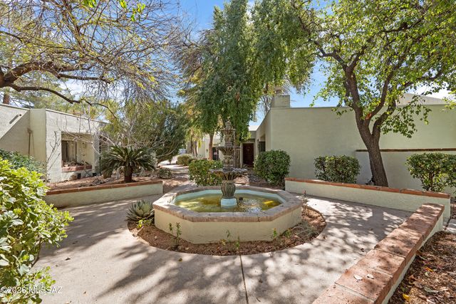 7840 N La Cañada Drive, Tucson, AZ 85704