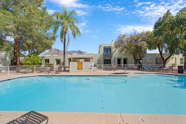 7840 N La Cañada Drive, Tucson, AZ 85704