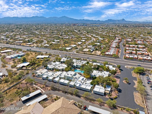 7840 N La Cañada Drive, Tucson, AZ 85704