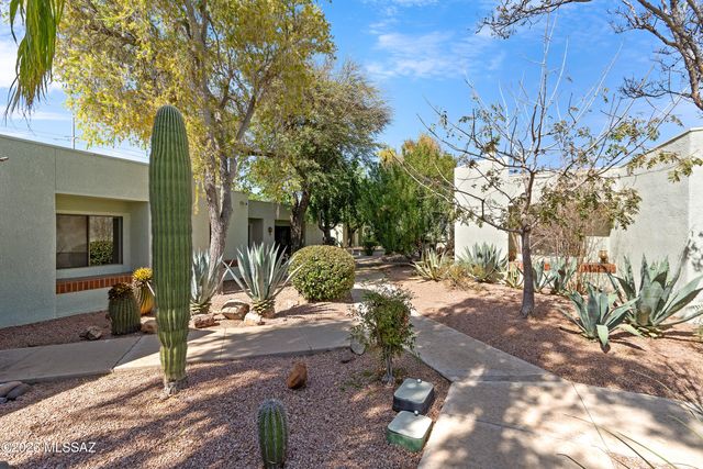 7840 N La Cañada Drive, Tucson, AZ 85704