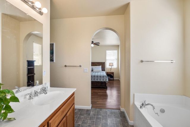 692 Humbert St, Folsom, CA 95630