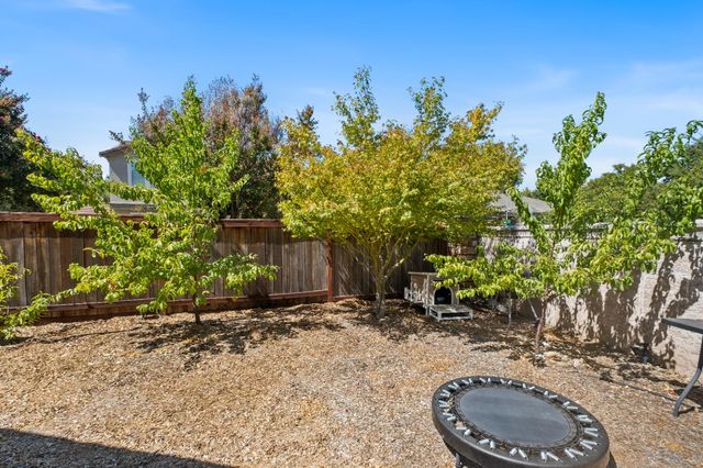 692 Humbert St, Folsom, CA 95630