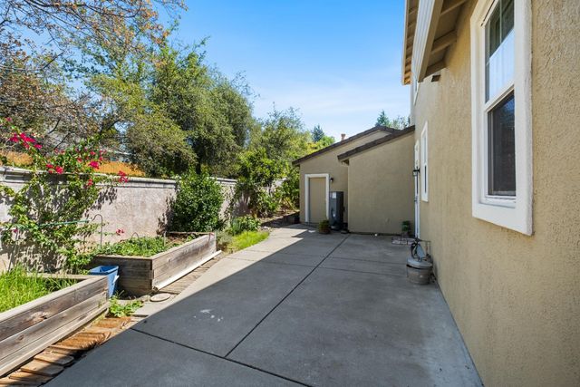 692 Humbert St, Folsom, CA 95630