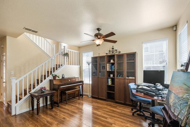 692 Humbert St, Folsom, CA 95630