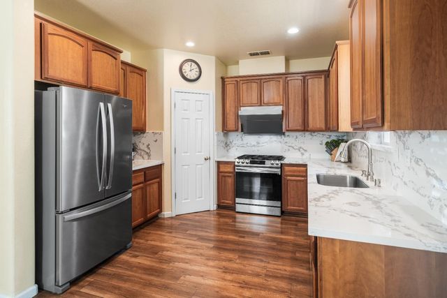 692 Humbert St, Folsom, CA 95630