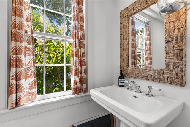 22 Bridge Street, Newport, RI 02840