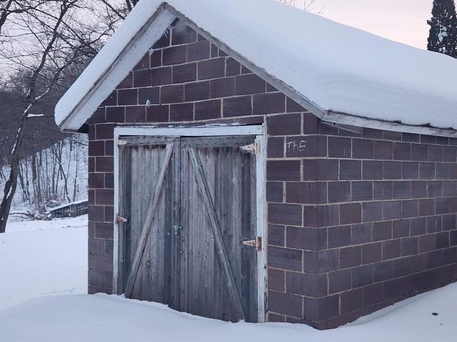 S1205 County Road Y, Wonewoc, WI 53968