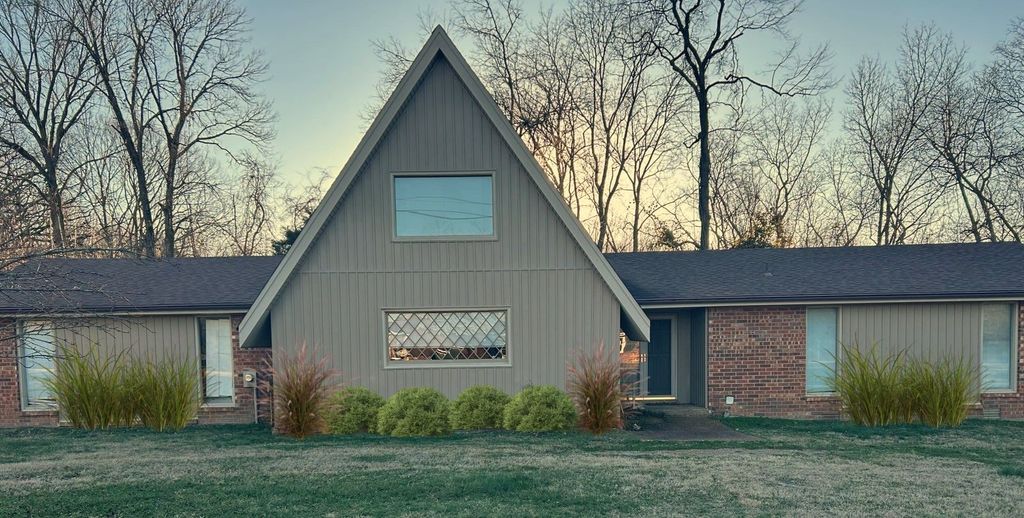 445 Rembrandt Dr, Old Hickory, TN 37138