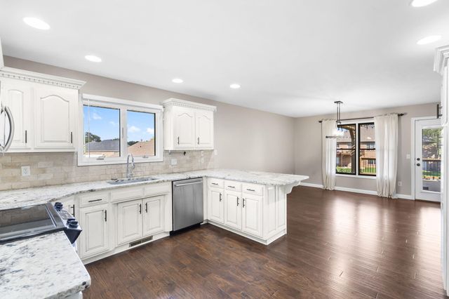 5262 S Clay Avenue, Springfield, MO 65810