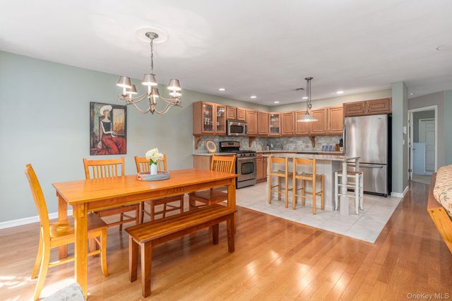 606 Willow Pond Drive 606, Riverhead, NY 11901