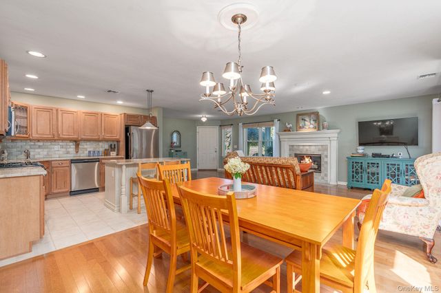 606 Willow Pond Drive 606, Riverhead, NY 11901