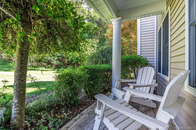 606 Willow Pond Drive 606, Riverhead, NY 11901