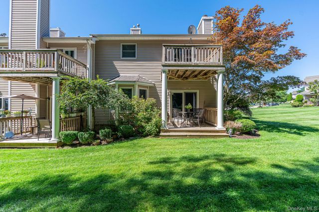 606 Willow Pond Drive 606, Riverhead, NY 11901