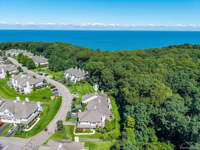 606 Willow Pond Drive 606, Riverhead, NY 11901