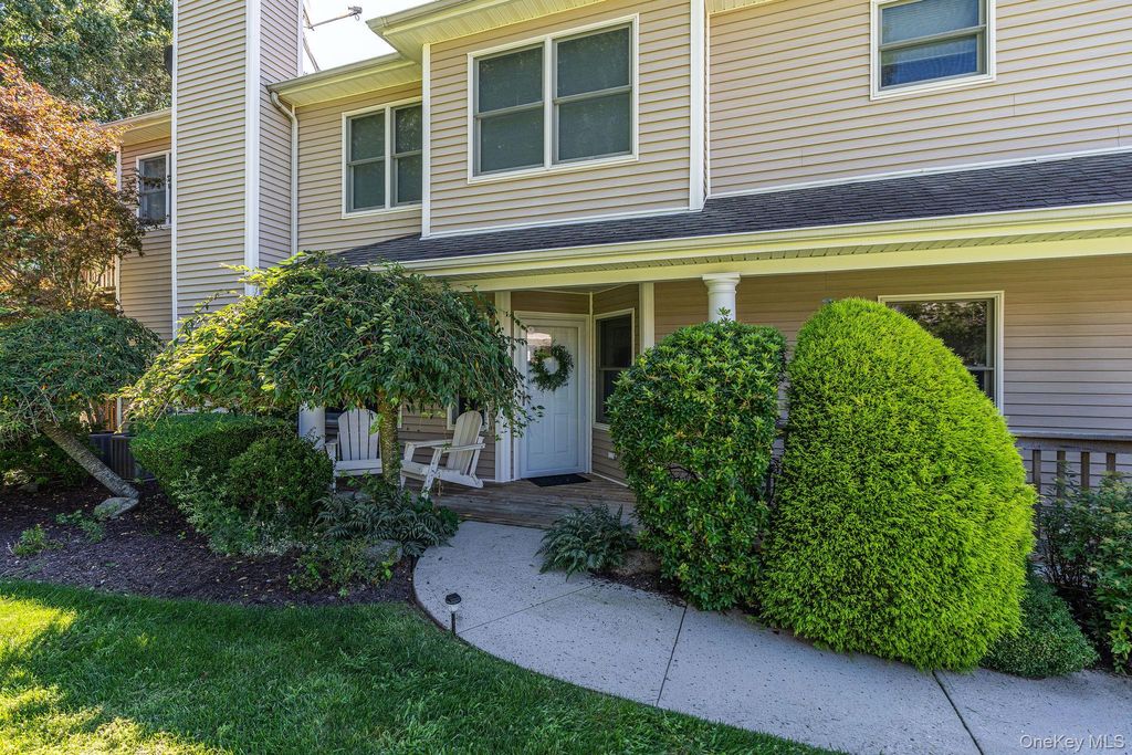 606 Willow Pond Drive 606, Riverhead, NY 11901