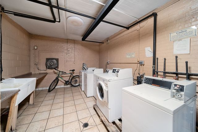 7854 S South Shore Drive 502, Chicago, IL 60649