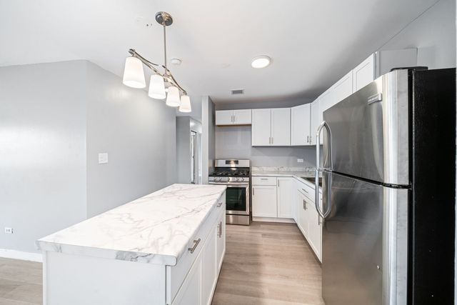 7854 S South Shore Drive 502, Chicago, IL 60649