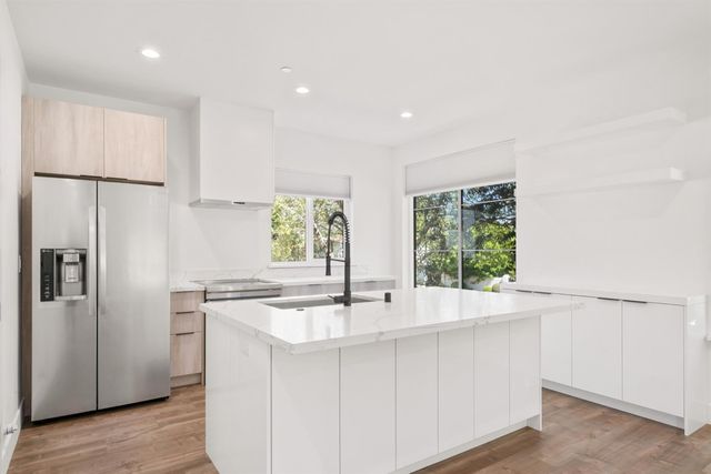 1431 W St, Sacramento, CA 95818