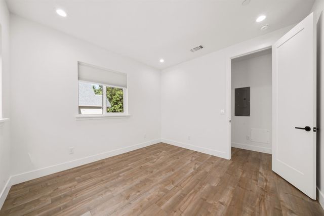 1431 W St, Sacramento, CA 95818