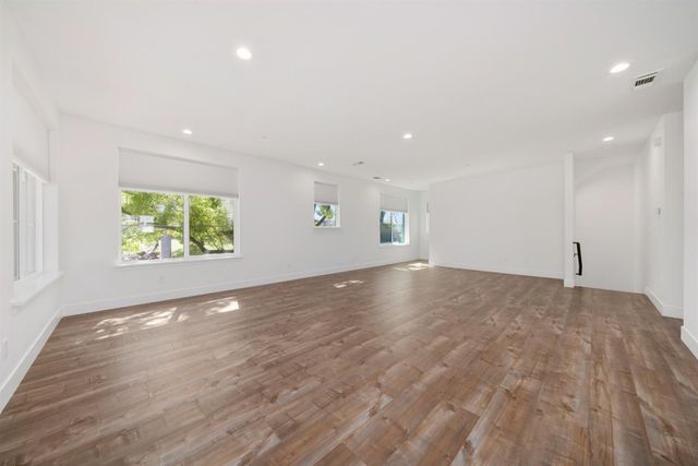 1431 W St, Sacramento, CA 95818