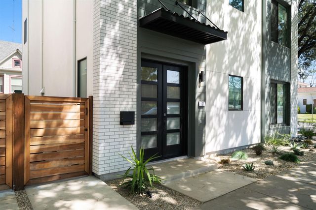 1431 W St, Sacramento, CA 95818