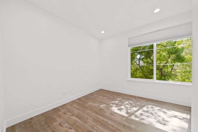 1431 W St, Sacramento, CA 95818