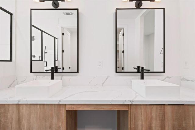 1431 W St, Sacramento, CA 95818