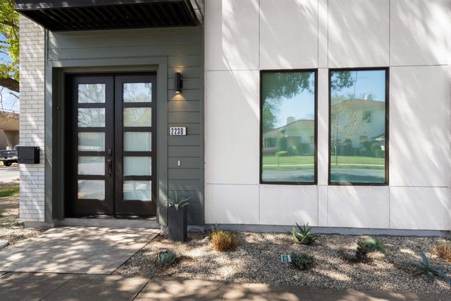 1431 W St, Sacramento, CA 95818