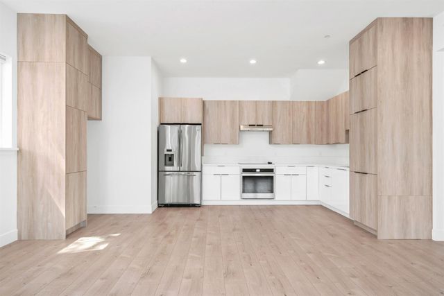 1431 W St, Sacramento, CA 95818