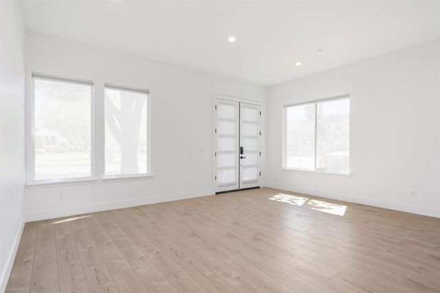 1431 W St, Sacramento, CA 95818