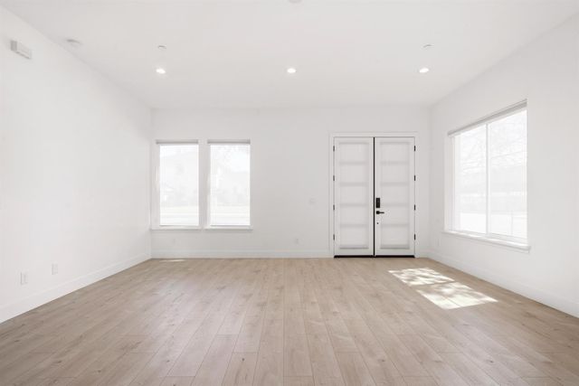 1431 W St, Sacramento, CA 95818