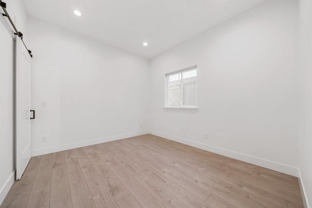 1431 W St, Sacramento, CA 95818