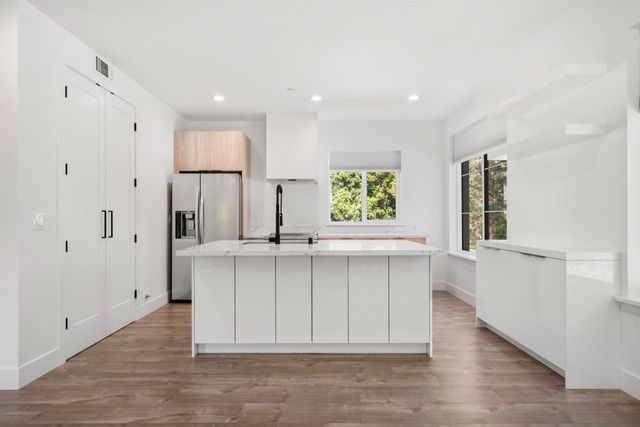 1431 W St, Sacramento, CA 95818