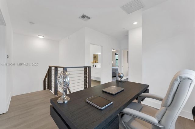 4460 NW 8th Place, Plantation, FL 33317