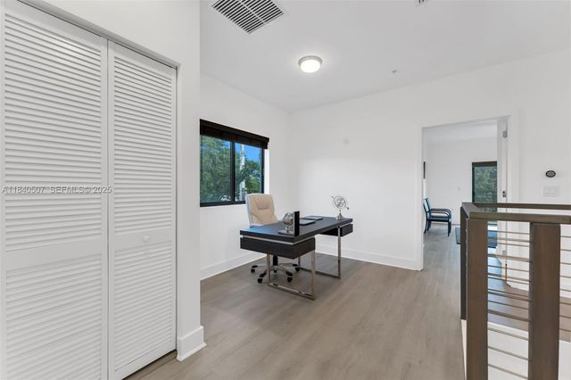 4460 NW 8th Place, Plantation, FL 33317