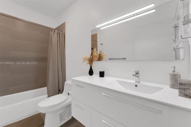 4460 NW 8th Place, Plantation, FL 33317