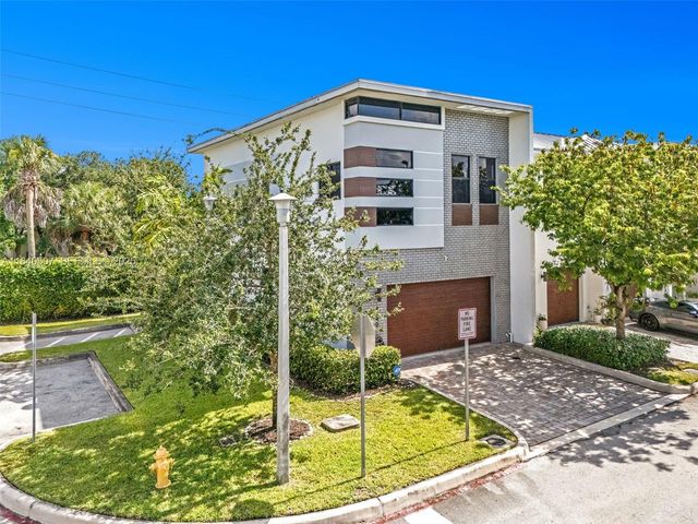 4460 NW 8th Place, Plantation, FL 33317