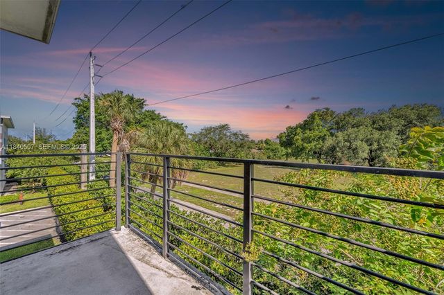 4460 NW 8th Place, Plantation, FL 33317