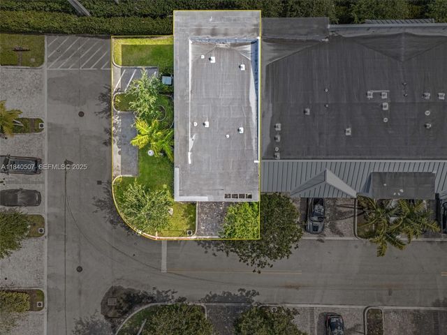 4460 NW 8th Place, Plantation, FL 33317