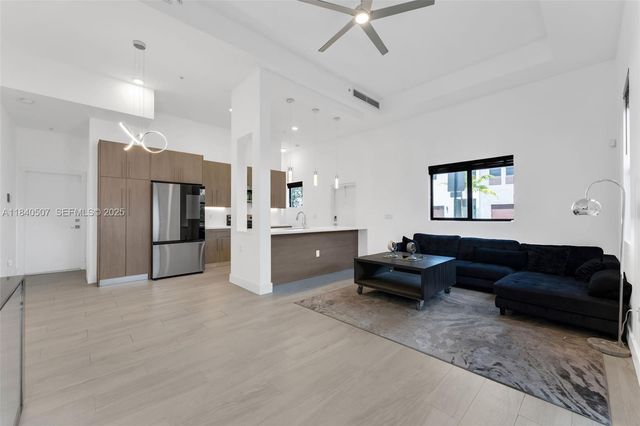 4460 NW 8th Place, Plantation, FL 33317