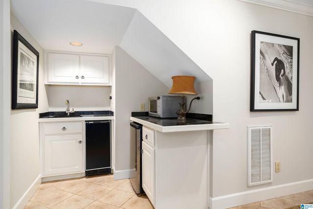 2116 COUNTRY RIDGE LANE, Vestavia Hills, AL 35243