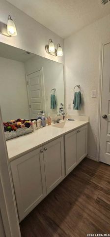 2517 WINDLE LN, Seguin, TX 78155
