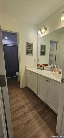 2517 WINDLE LN, Seguin, TX 78155